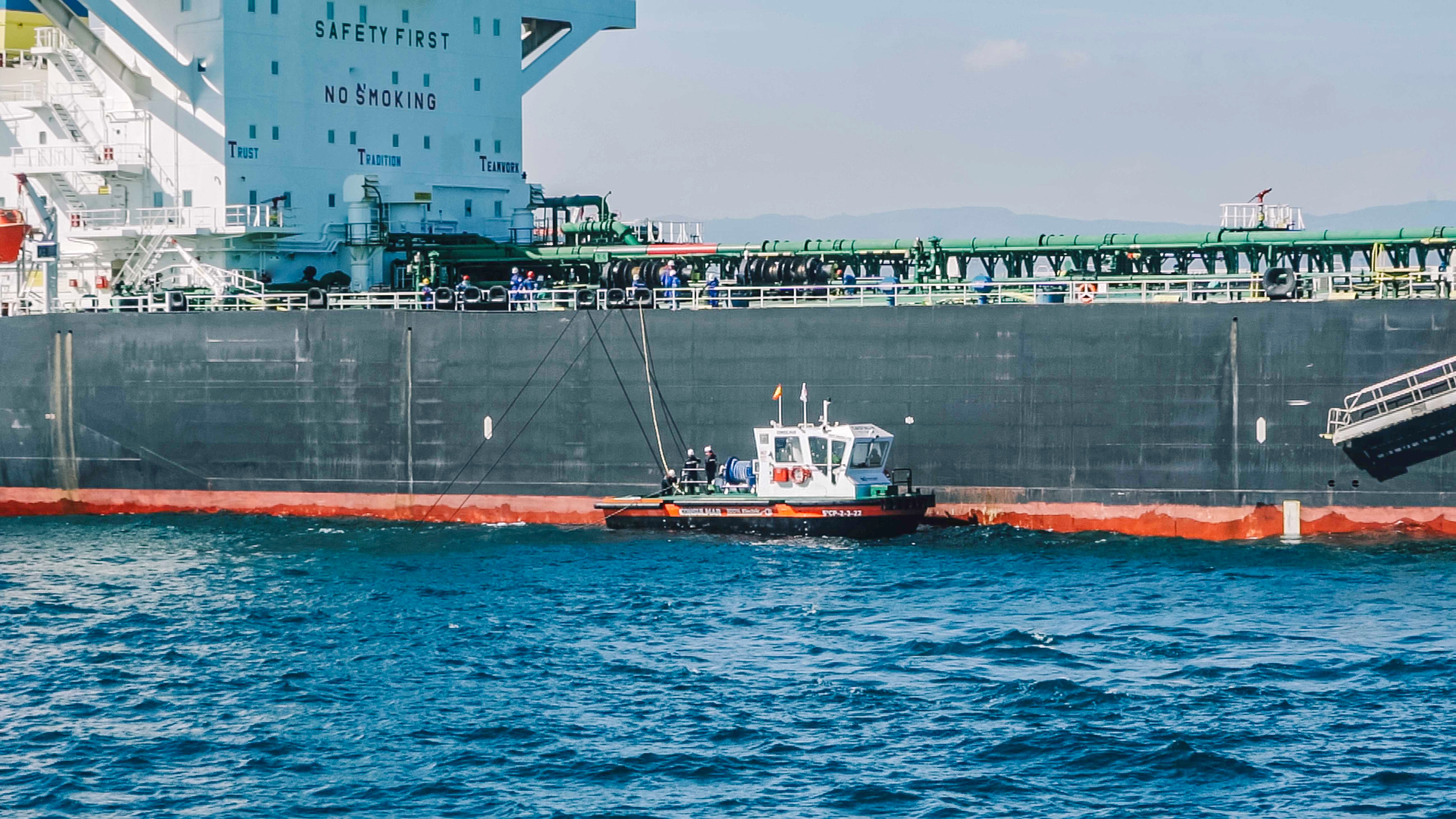 Primer servicio de amarre Cero Emisiones de una petrolero